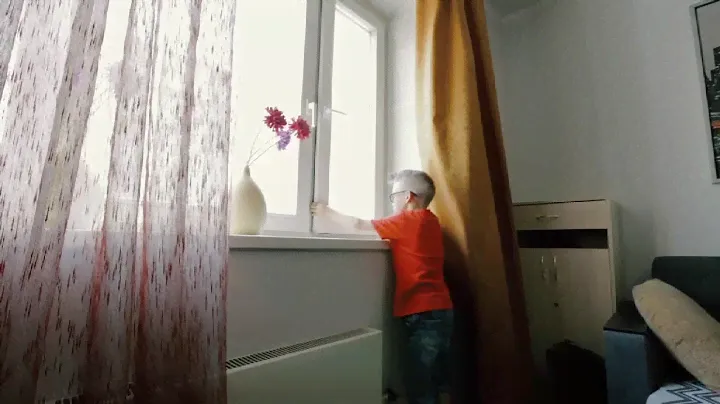 Расскажите детям о правилах безопасного поведения дома!
